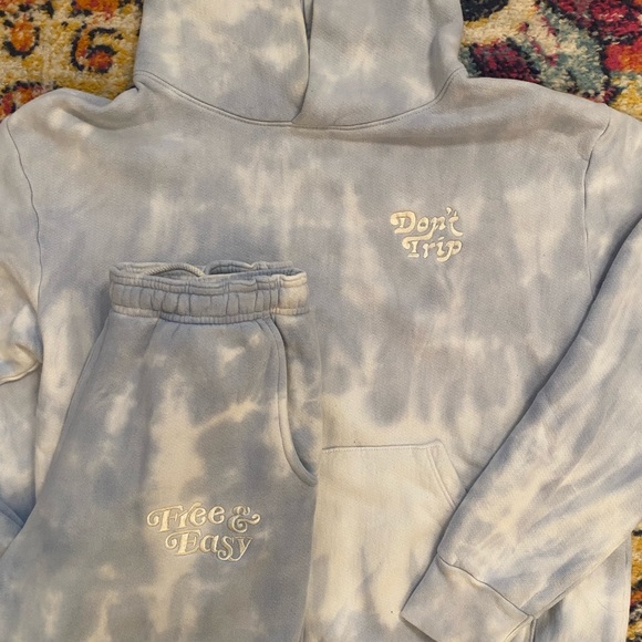 Free & Easy don’t trip sweatshirt and pants - Picture 3 of 13